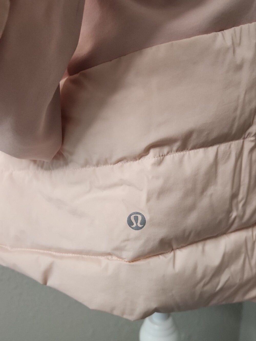 Lululemon Light Pink Hooded Puffer Jacket - Women - Picture 4 of 16